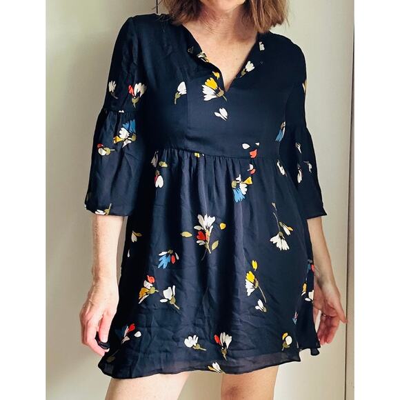 Joie Avari  Silk Boho Baby Doll Dress Black Floral Print Mini Bell Sleeves SZ SM - Picture 9 of 11